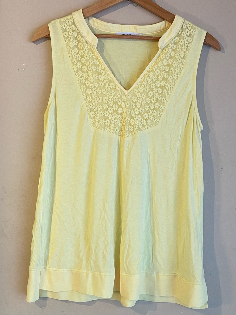 Ricki's Pale Yellow Tank Top Floral Crochet Lace Yoke Size L